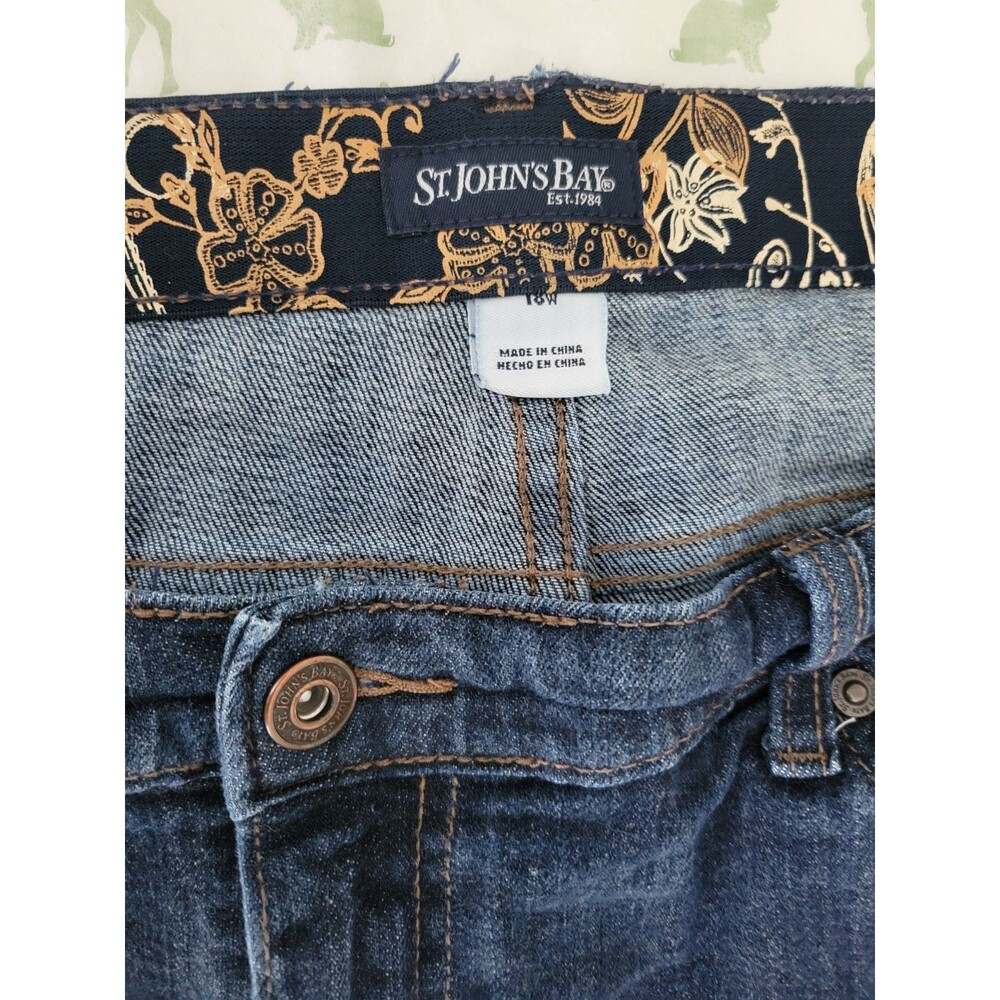 St. John's Bay Women's Bootcut Jeans Size 18W Dark Wash Mid Rise Stretch Denim - Picture 2 of 7